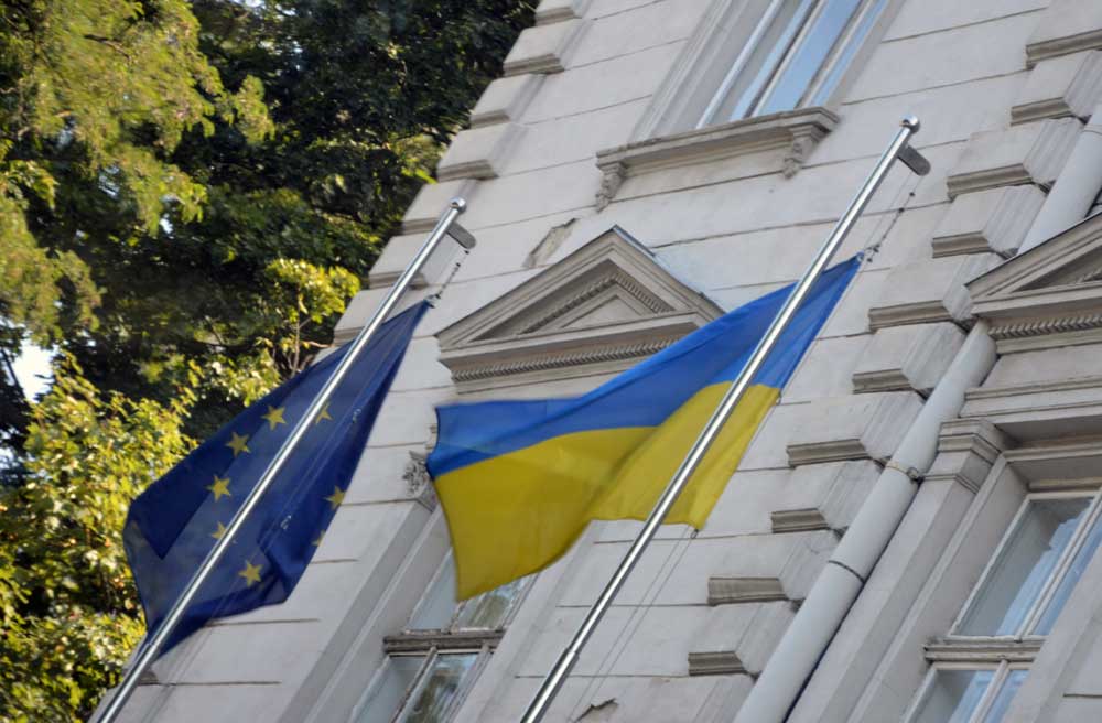 Ukraine-Flagge, EU-Flagge